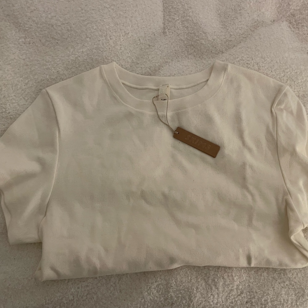 Skims Tee